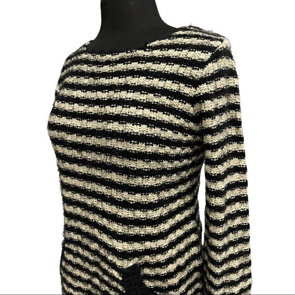 Mirumi Black And White Striped Eyelash Tunic Sweater Sz M - Picture 3 of 11